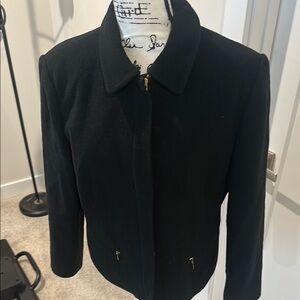 VINTAGE PETITE SOPHISTICATE BLACK BLAZER.